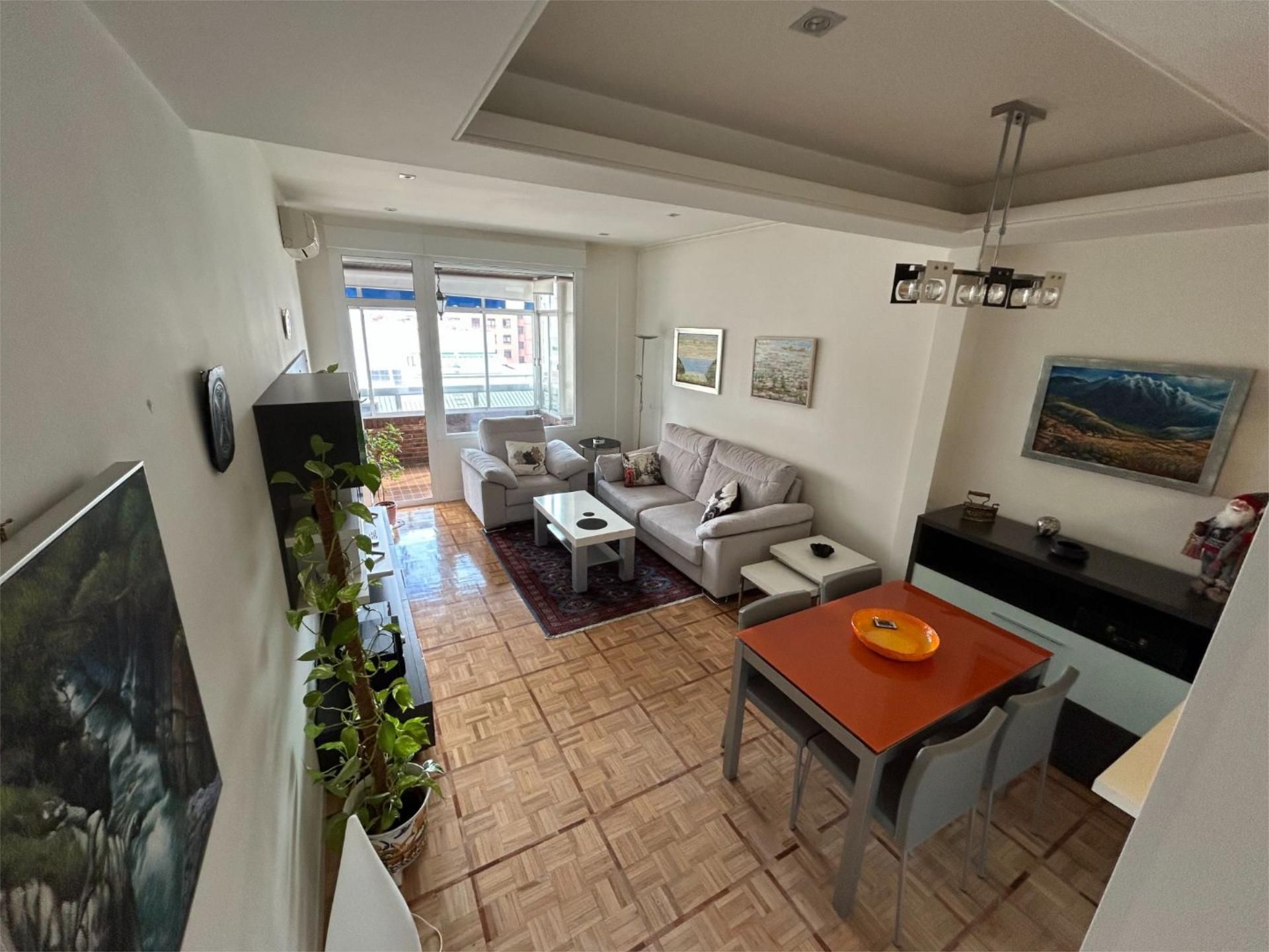 Living room of Flat for sale in  Madrid Capital  with Air Conditioner, Heating and Parquet flooring