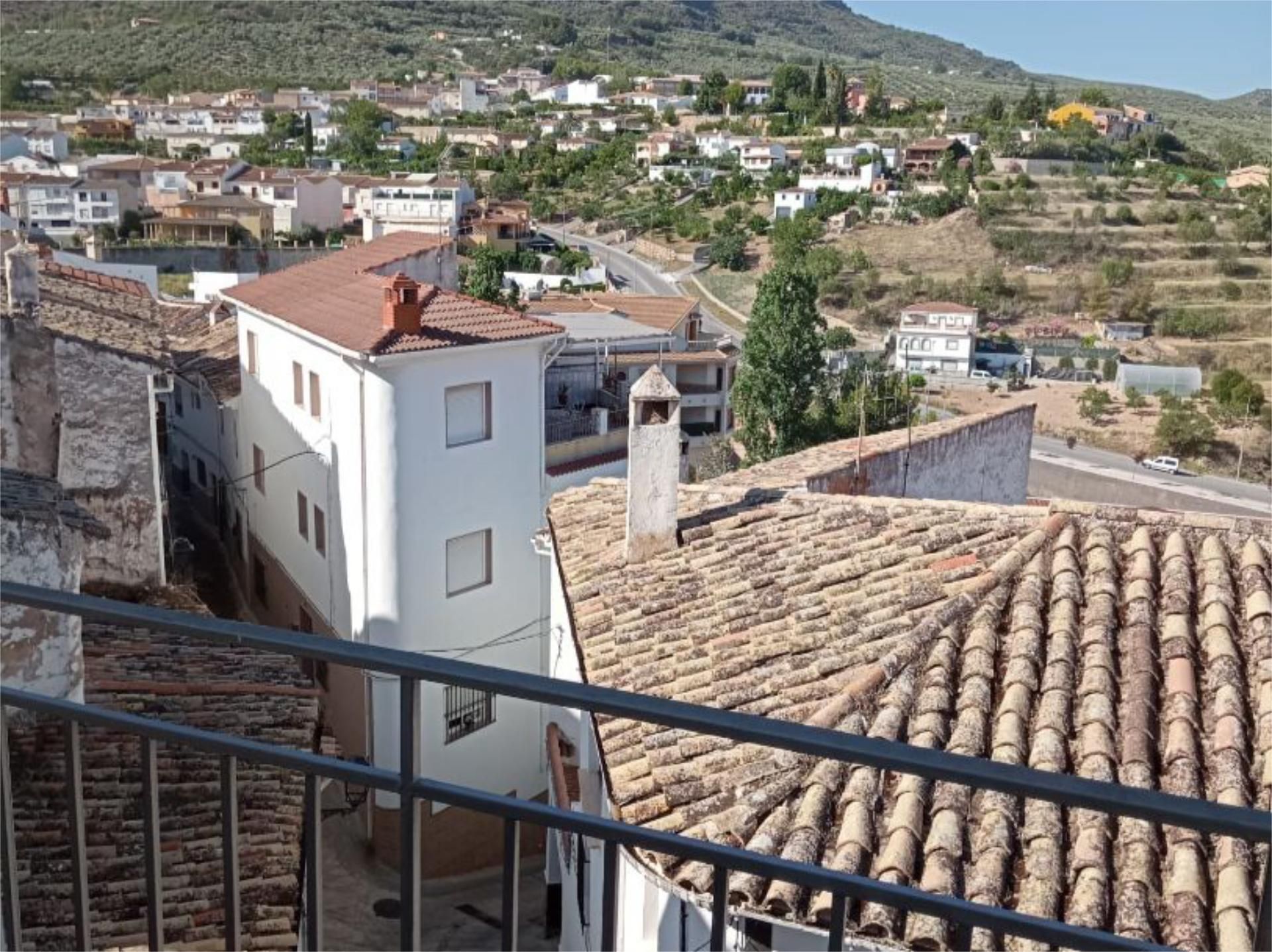 Vista exterior de Pis en venda en Castillo de Locubín amb Terrassa i Balcó