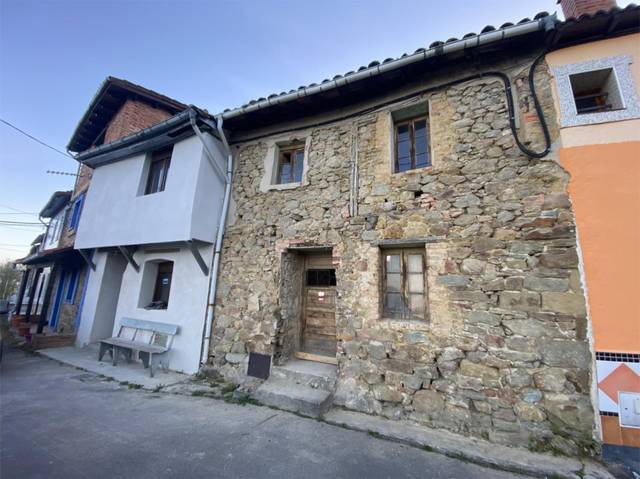 Casa adosada en Venta en Caserio la Casona, 9 en Ciaño - Zona Rural