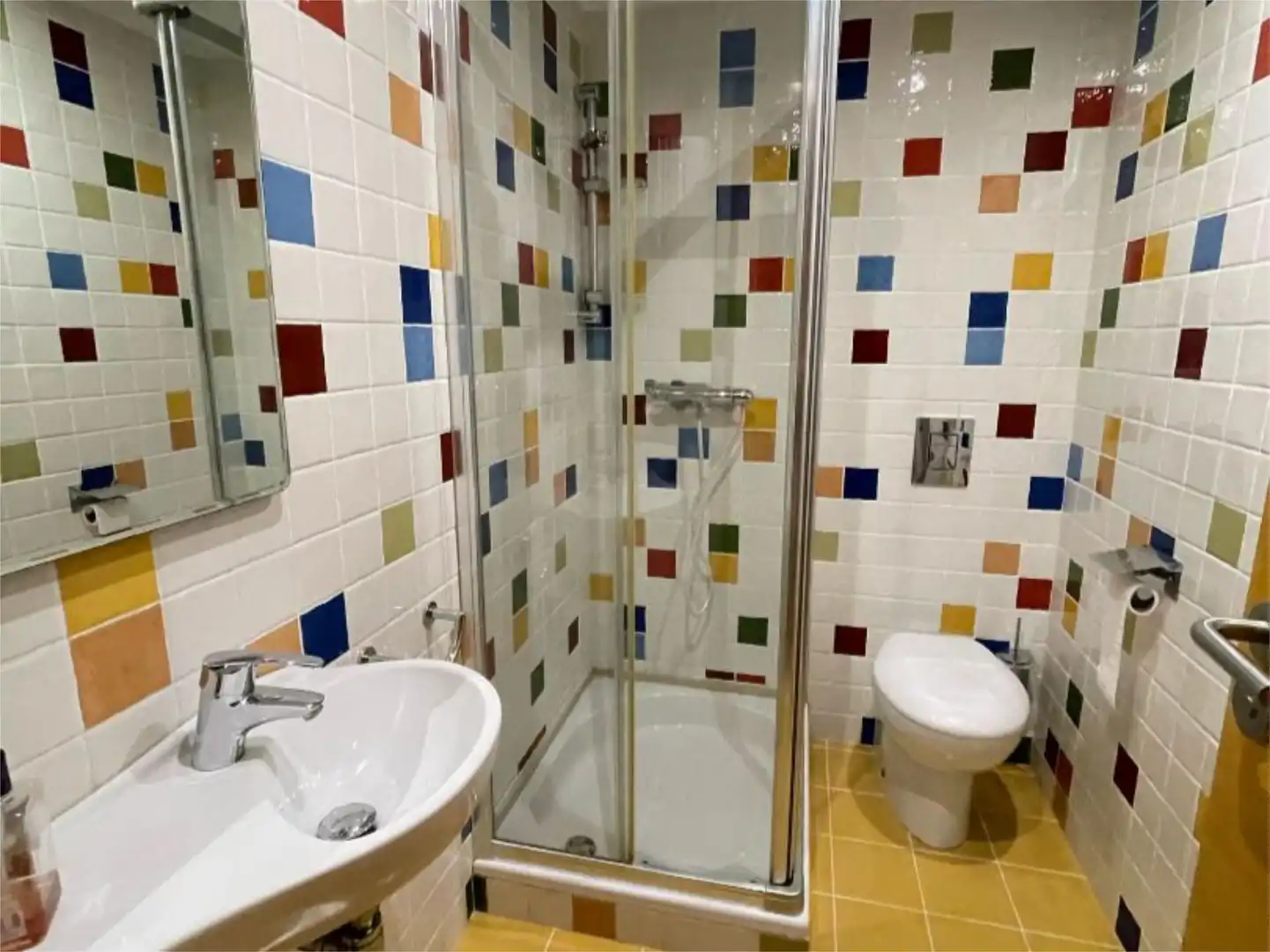 Piso de alquiler en Carrer de Bèlgica, 10, Mestalla Baño de Piso de alquiler en Valencia con Calefacción, Terraza y Amueblado