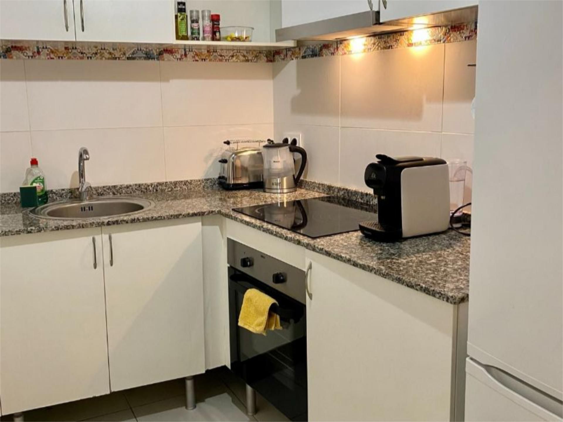 Cocina de Piso de alquiler en  Barcelona Capital con Aire acondicionado, Calefacción y Balcón
