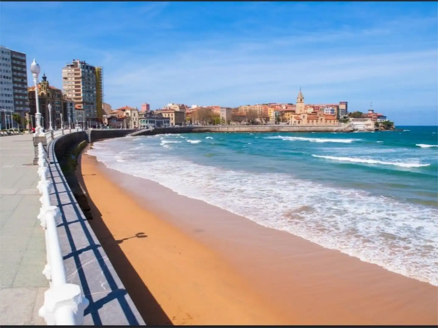 Commercial properties for sale in Calle Pintor Orlando Pelayo, 7, El Bibio - Parque Exterior view of Commercial properties for sale in Gijón