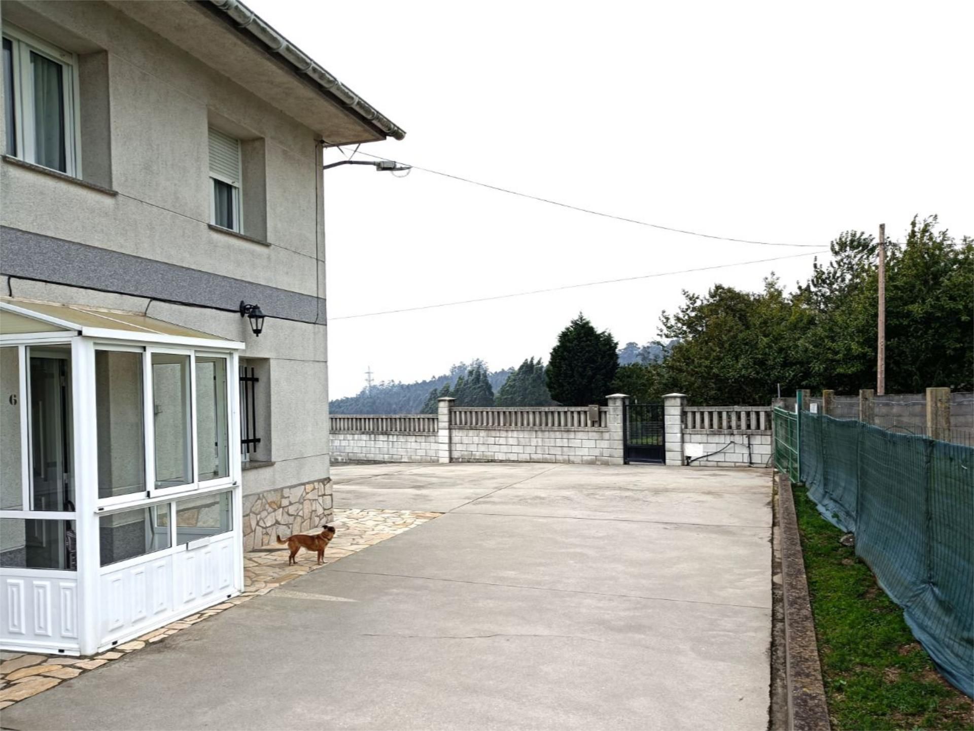 Vista exterior de Pis en venda en Ribadeo amb Calefacció, Jardí privat i Terrassa