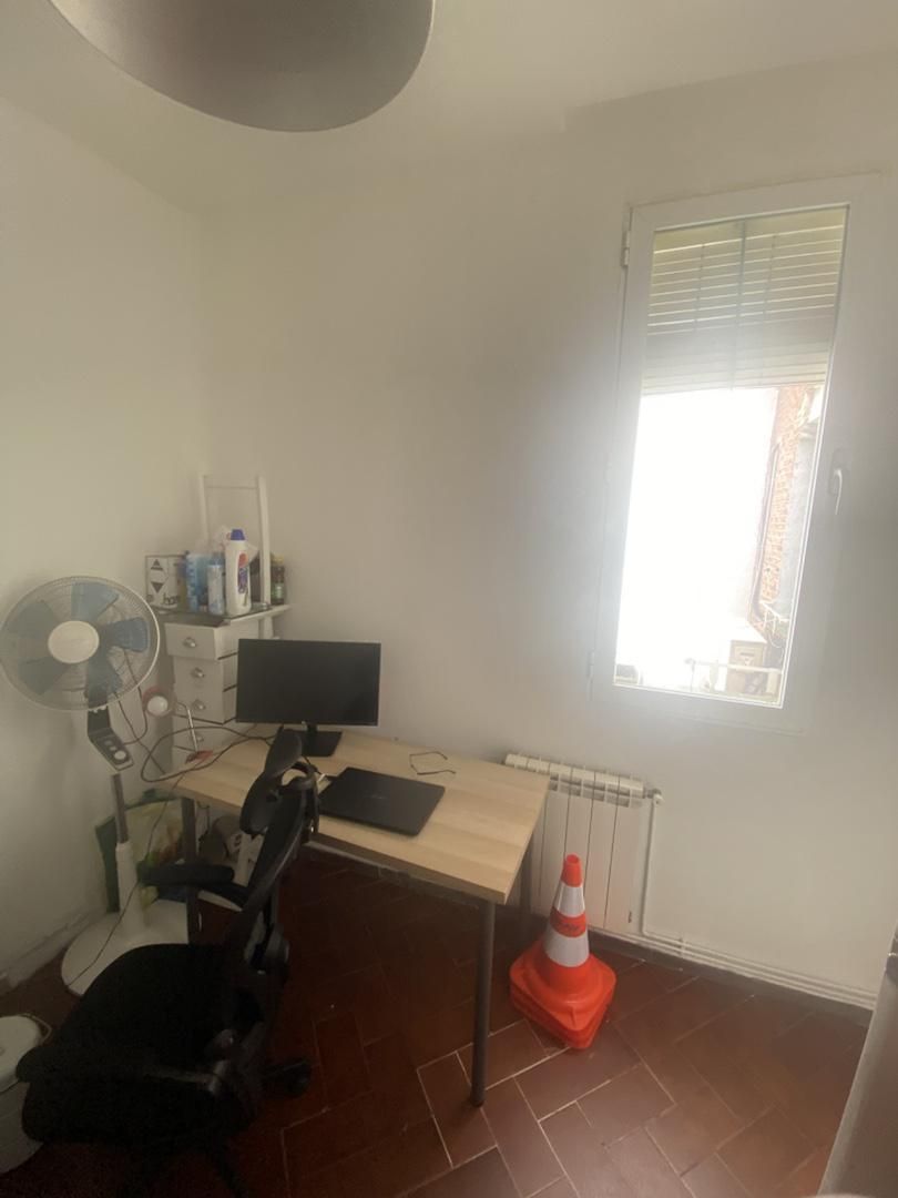 Bedroom of Flat to share in  Madrid Capital  with Furnished, Washing machine and Microwave