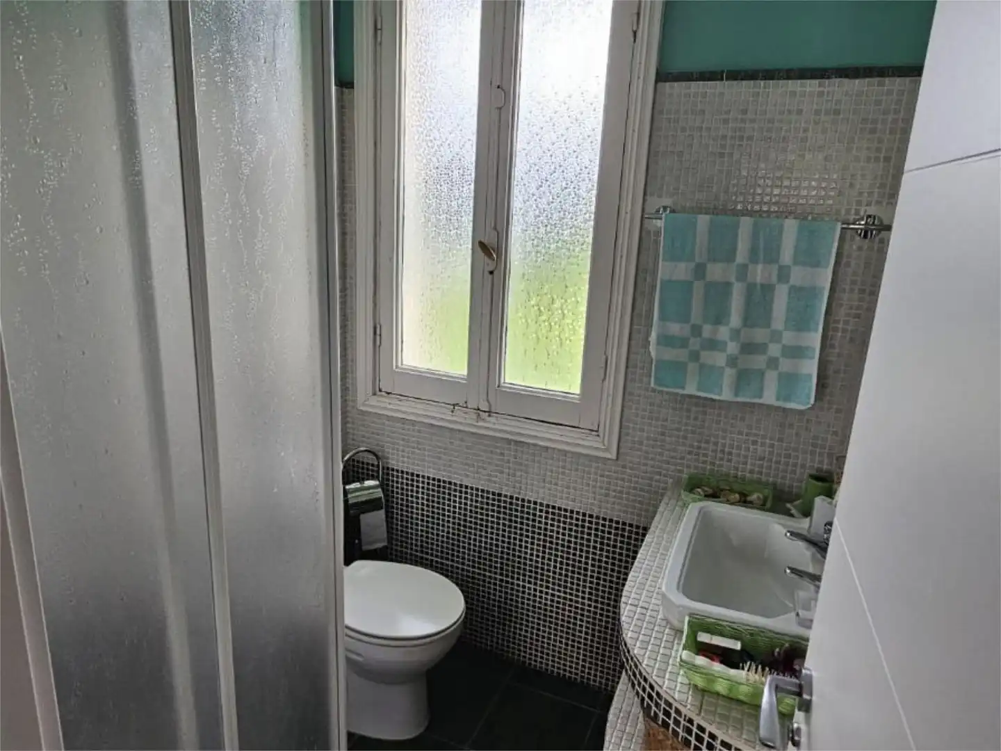 Bany de Casa o xalet en venda en Viveiro amb Calefacció, Jardí privat i Parquet