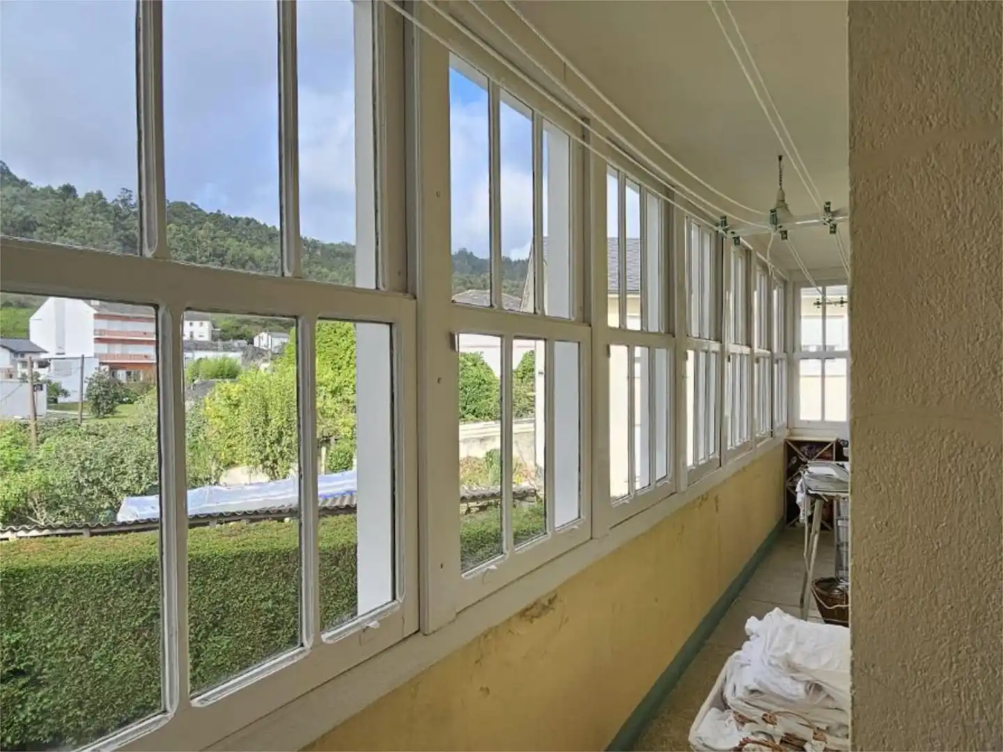 Vista exterior de Casa o xalet en venda en Viveiro amb Calefacció, Jardí privat i Parquet