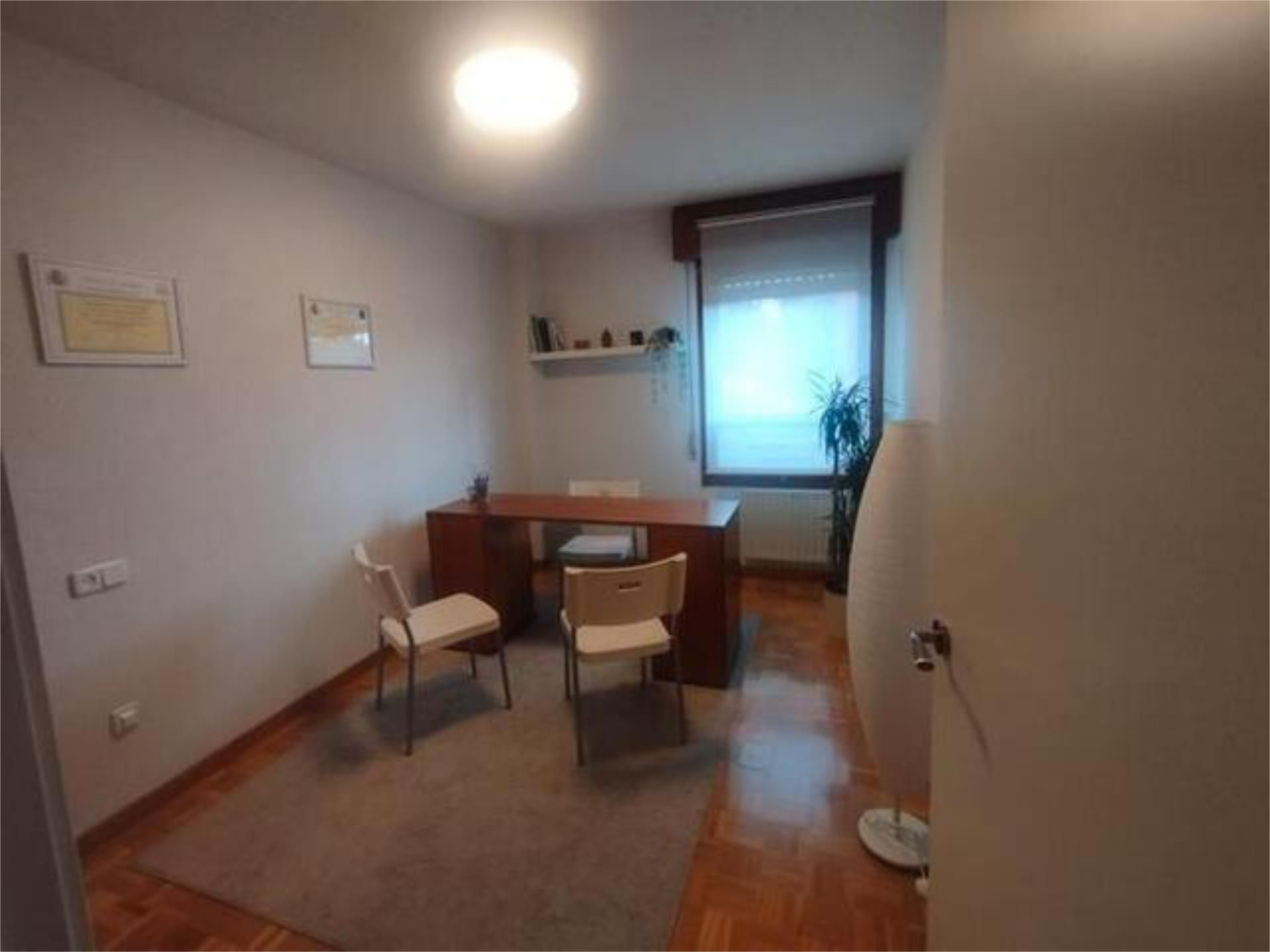 Office to rent in Siero