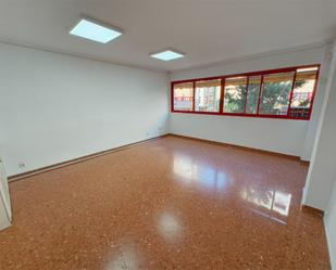 Flat for sale in  Valencia Capital  with Air Conditioner and Balcony