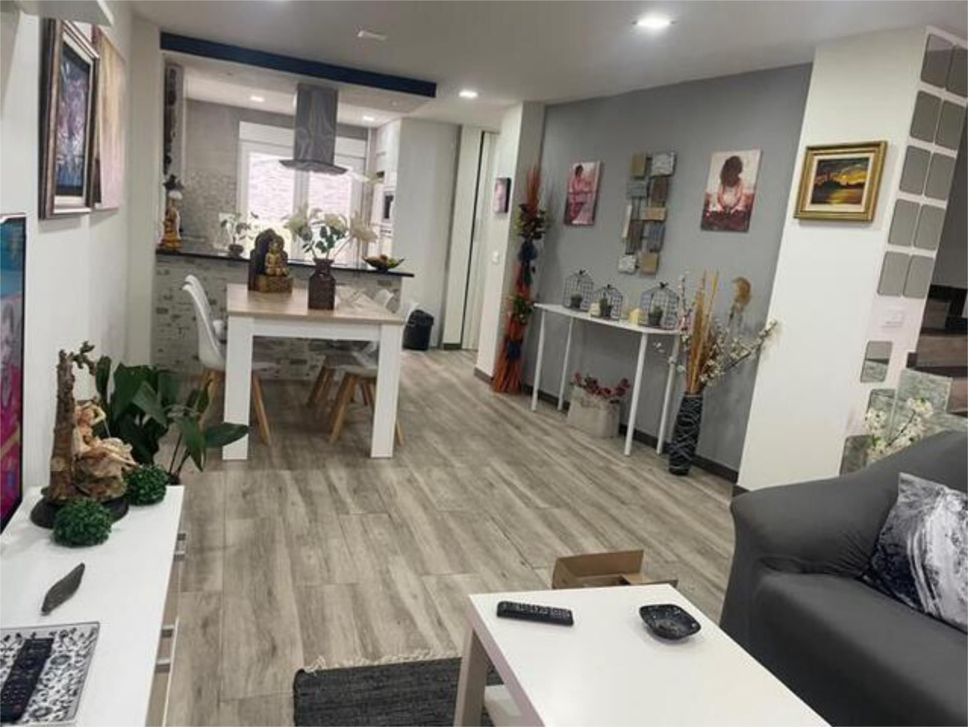 Sala d'estar de Casa o xalet en venda en Corral de Almaguer amb Calefacció, Jardí privat i Traster