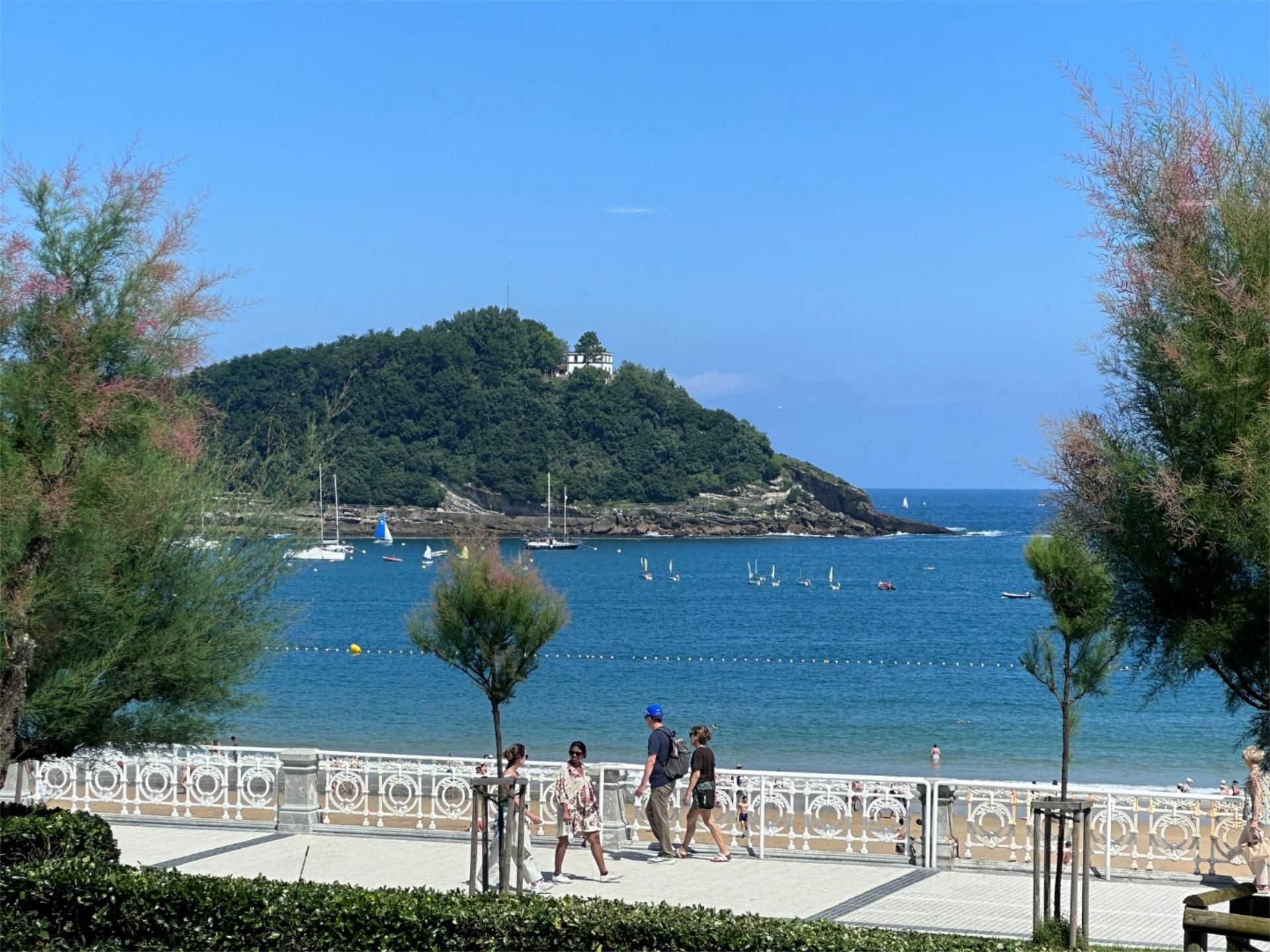 Flat for sale in Street Mirakontxa Pasealekua, 19, Miraconcha