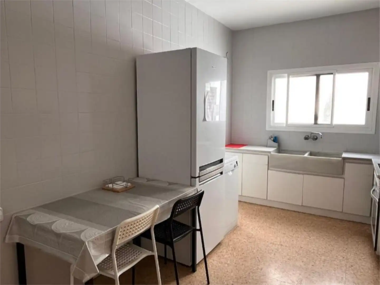 Habitació a Carrer de la Venta del Moro, 17, Benifaraig Cuina de Pis per a compartir en Valencia amb Aire condicionat, Calefacció i Terrassa
