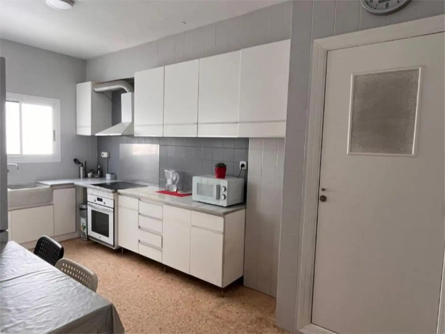 Habitació a Carrer de la Venta del Moro, 17, Benifaraig Cuina de Pis per a compartir en Valencia amb Aire condicionat, Calefacció i Terrassa
