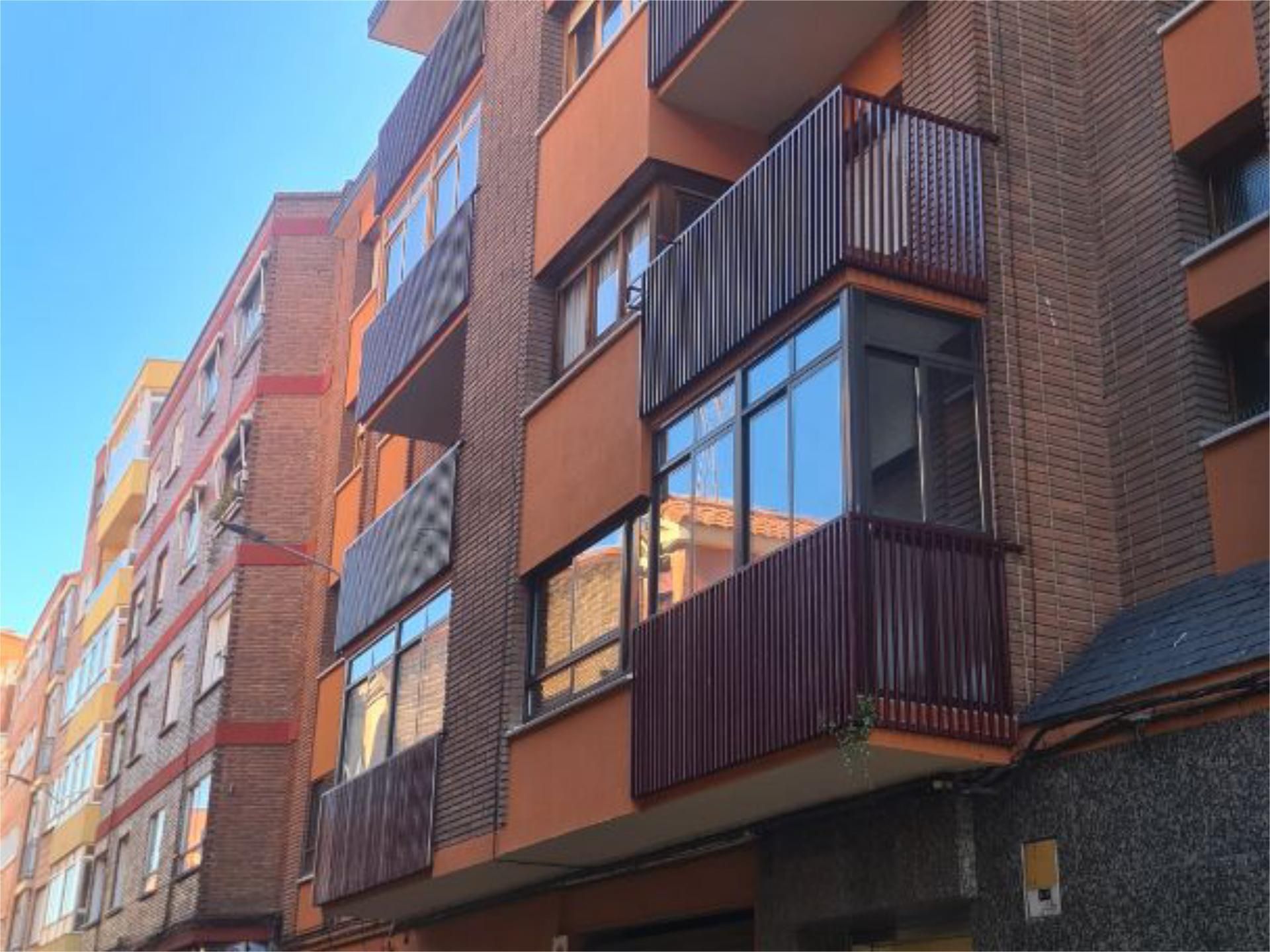 Vista exterior de Piso en venta en Valladolid Capital con Parking comunitario y Videoportero