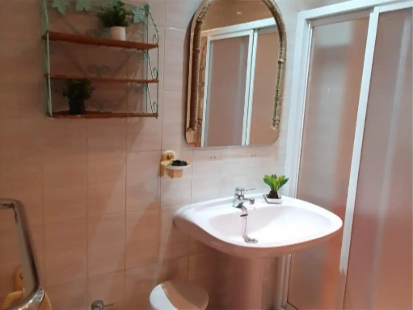 Bathroom of Flat for rent in Linares  with Air Conditioner, Terrace and Furnished