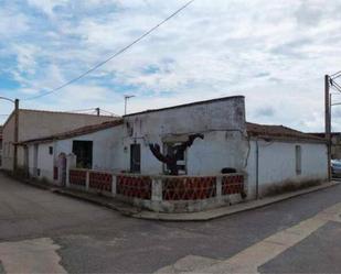 Exterior view of House or chalet for sale in Peñarandilla  with Private garden