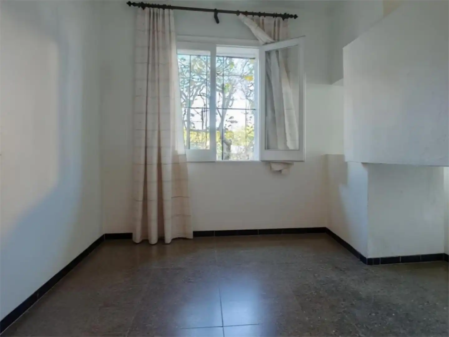 Residencial en venda a Carrer Barcelona, 35, Riells Dormitori de Residencial en venda en L'Escala