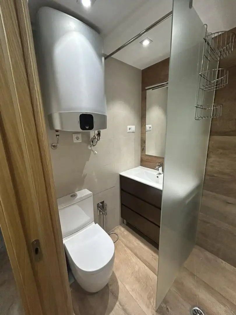 Office for sale in Calle de Gutierre de Cetina, 62, Pueblo Nuevo Bathroom of Office for sale in Madrid