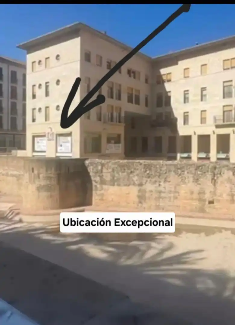 Commercial properties for sale in Avenida Luis Suñer, 8, La Vila Exterior view of Commercial properties for sale in Alzira with Air Conditioner and Heating