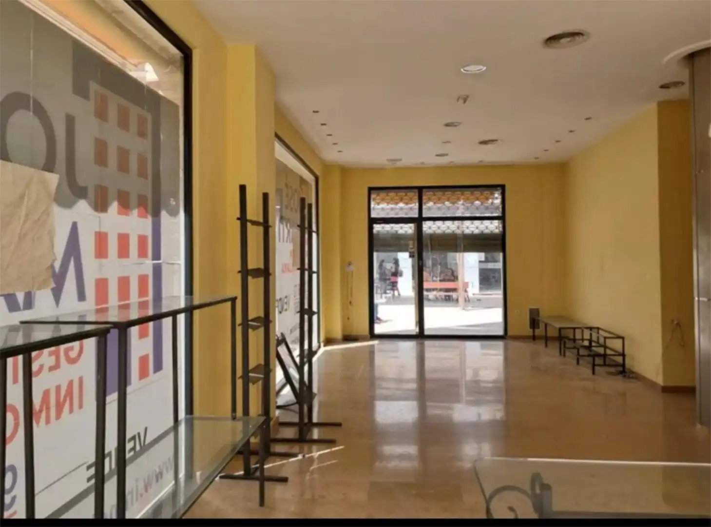 Commercial properties for sale in Avenida Luis Suñer, 8, La Vila Commercial properties for sale in Alzira with Air Conditioner and Heating