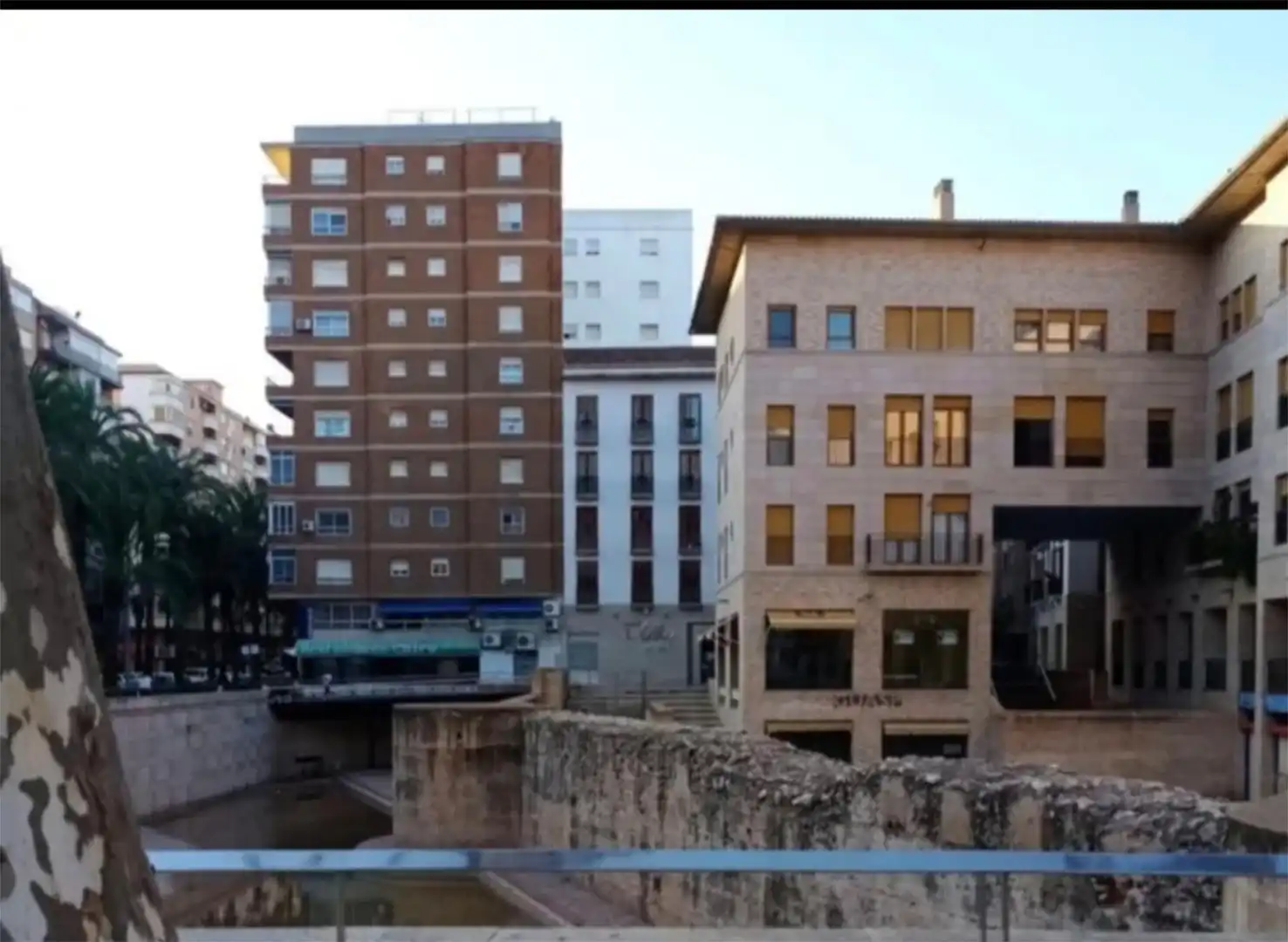 Commercial properties for sale in Avenida Luis Suñer, 8, La Vila Exterior view of Commercial properties for sale in Alzira with Air Conditioner and Heating
