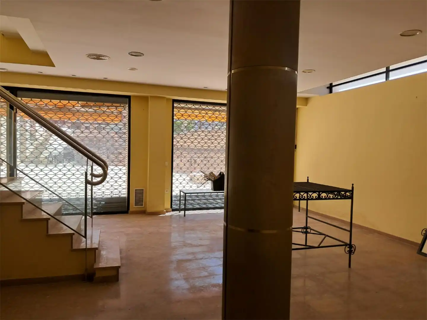 Commercial properties for sale in Avenida Luis Suñer, 8, La Vila Commercial properties for sale in Alzira with Air Conditioner and Heating