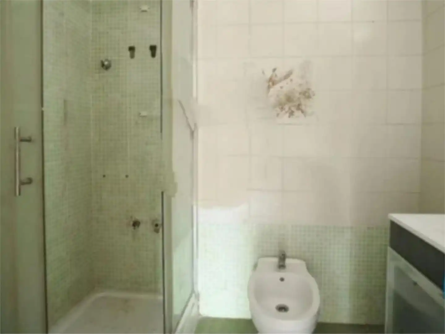 Flat for sale in Avinguda 11 de Setembre, 39, La Llagosta Bathroom of Flat for sale in La Llagosta with Balcony and Video intercom