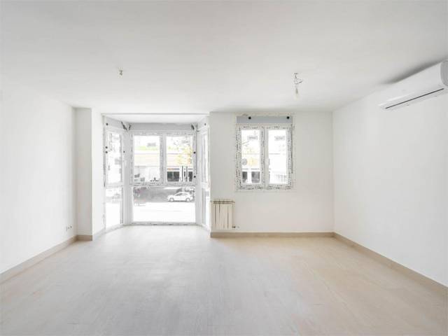 Piso en Venta en Calle de Antonio López, 199 en Almendrales