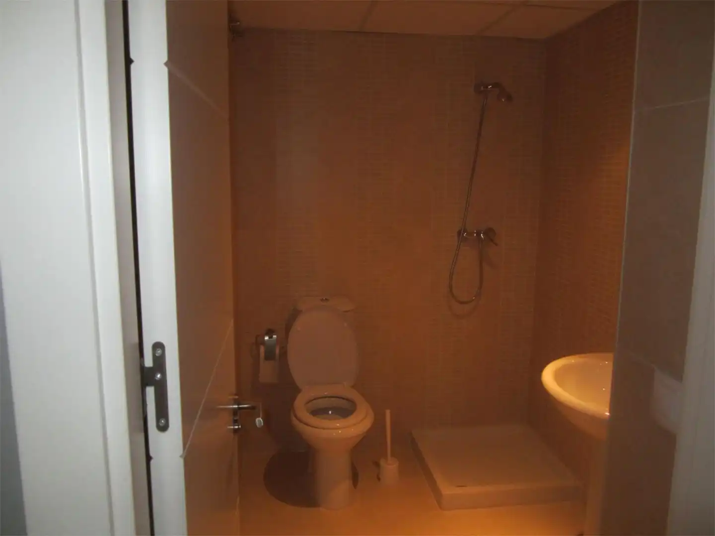 Bathroom of Flat for sale in Sevilla  with Parquet flooring and Terrace