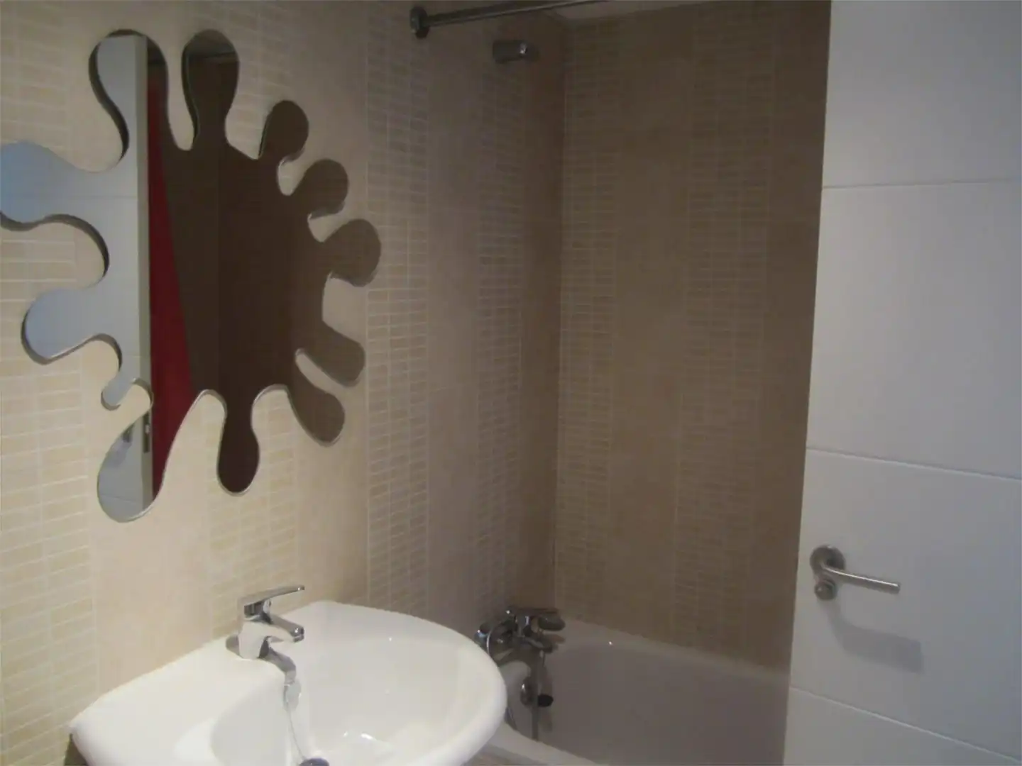 Bathroom of Flat for sale in Sevilla  with Parquet flooring and Terrace