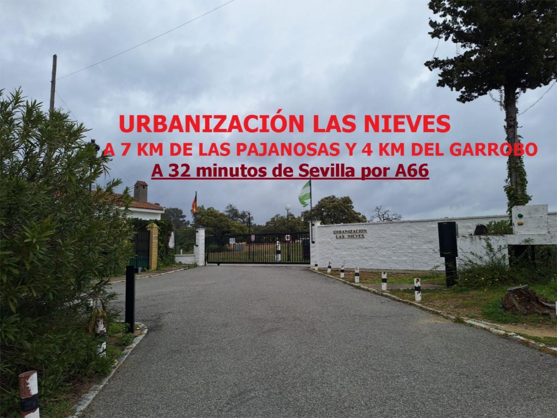 Aparcament de Pis en venda en Guillena amb Aire condicionat, Calefacció i Jardí privat
