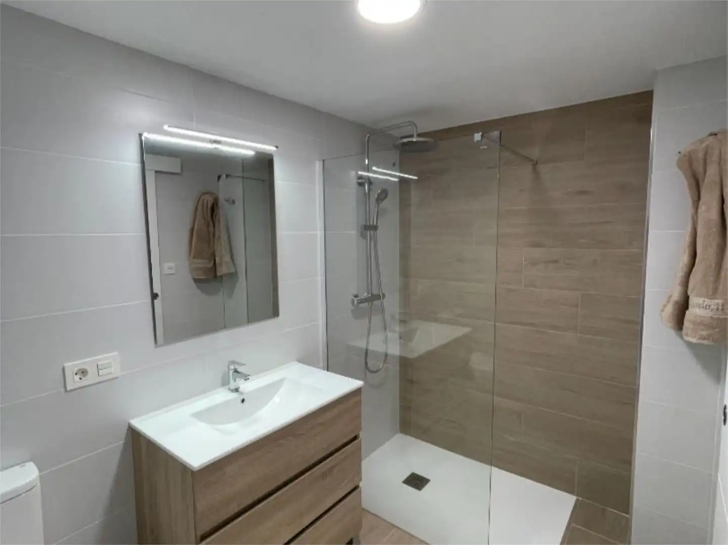 Bathroom of Flat for rent in Dénia  with Air Conditioner
