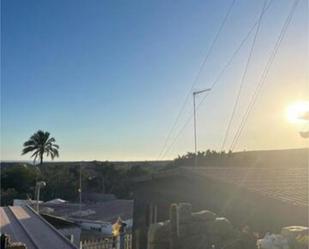 Vista exterior de Casa o xalet en venda en San Bartolomé de Tirajana amb Jardí privat, Terrassa i Piscina