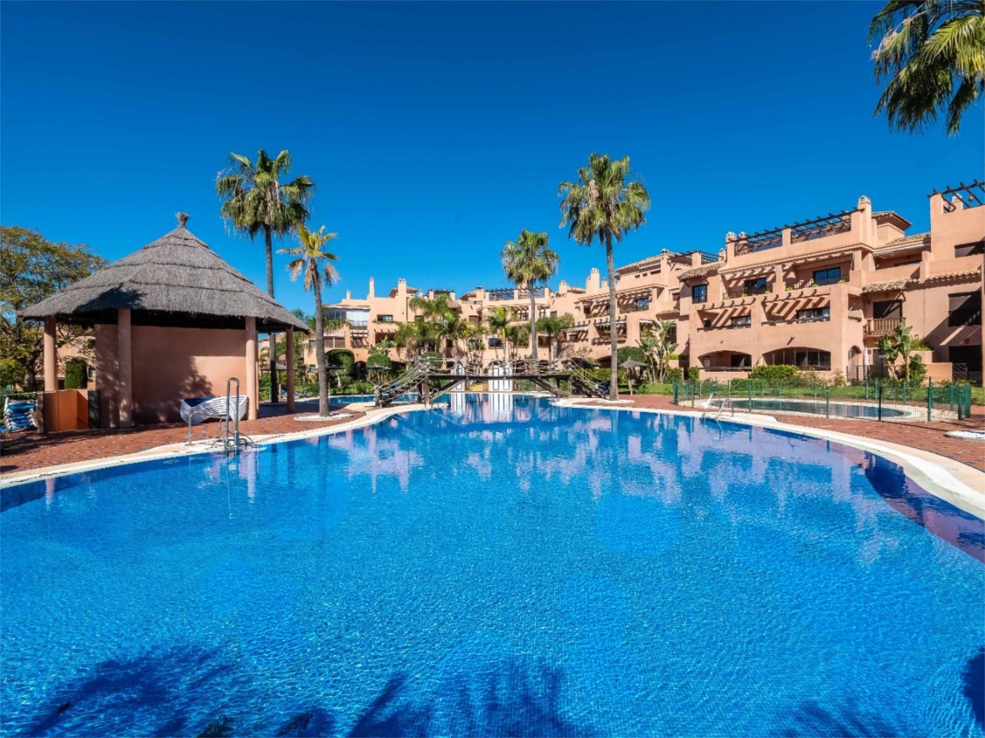 Exterior view of Flat for sale in Estepona  with Air Conditioner, Heating and Private garden