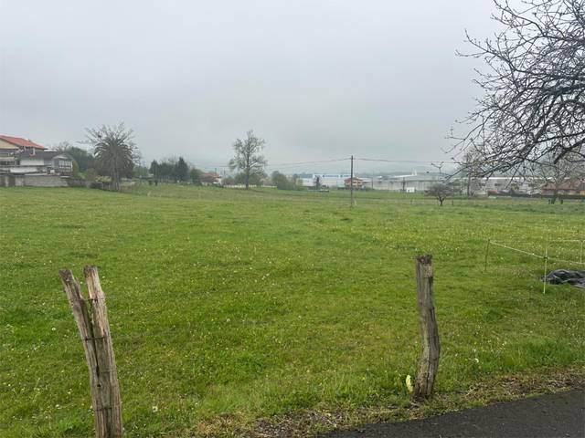 Terreno urbanizable en Venta en Santianes, 231A en Sariego