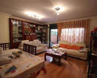 Sala d'estar de Pis en venda en Alicante / Alacant amb Calefacció, Jardí privat i Terrassa