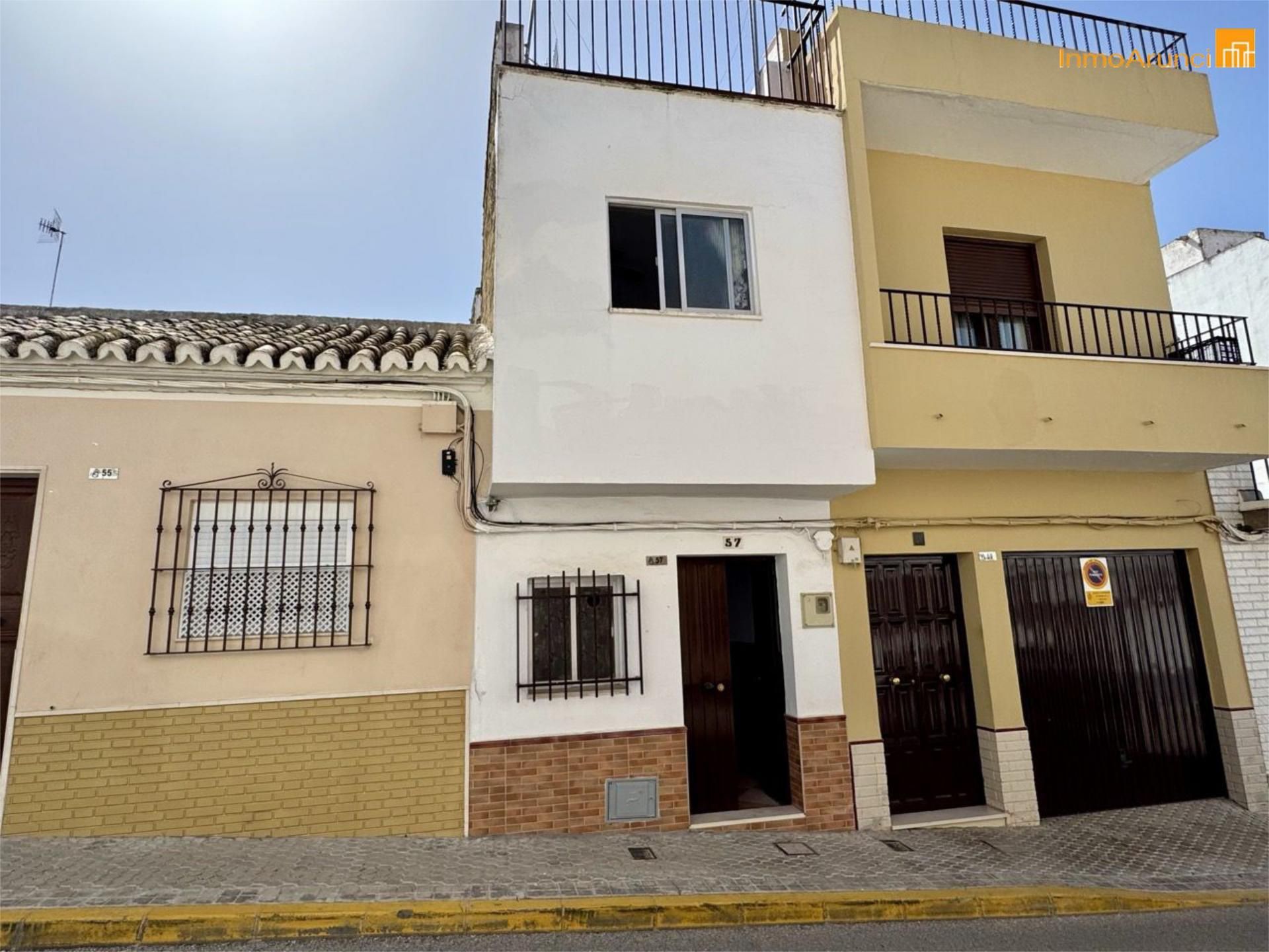 Exterior view of Single-family semi-detached for sale in Morón de la Frontera