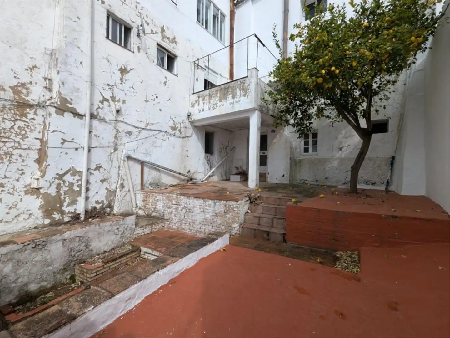 Außenansicht von Einfamilien-Reihenhaus zum Verkauf in Benaocaz