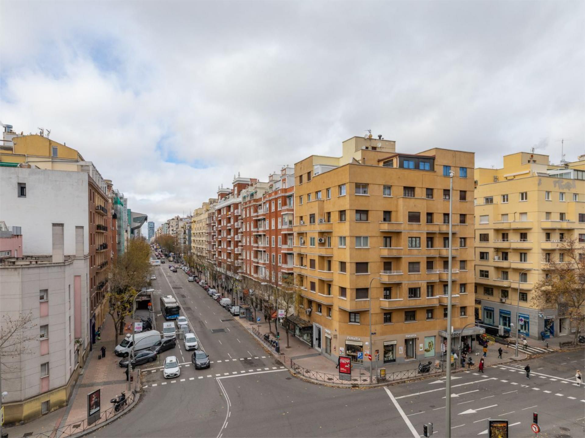 Vista exterior de Pis en venda en  Madrid Capital amb Aire condicionat