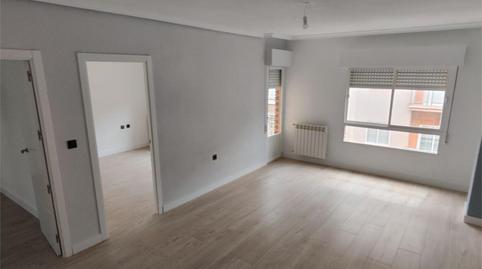 Photo 2 of Flat for sale in Calle Goya, 39