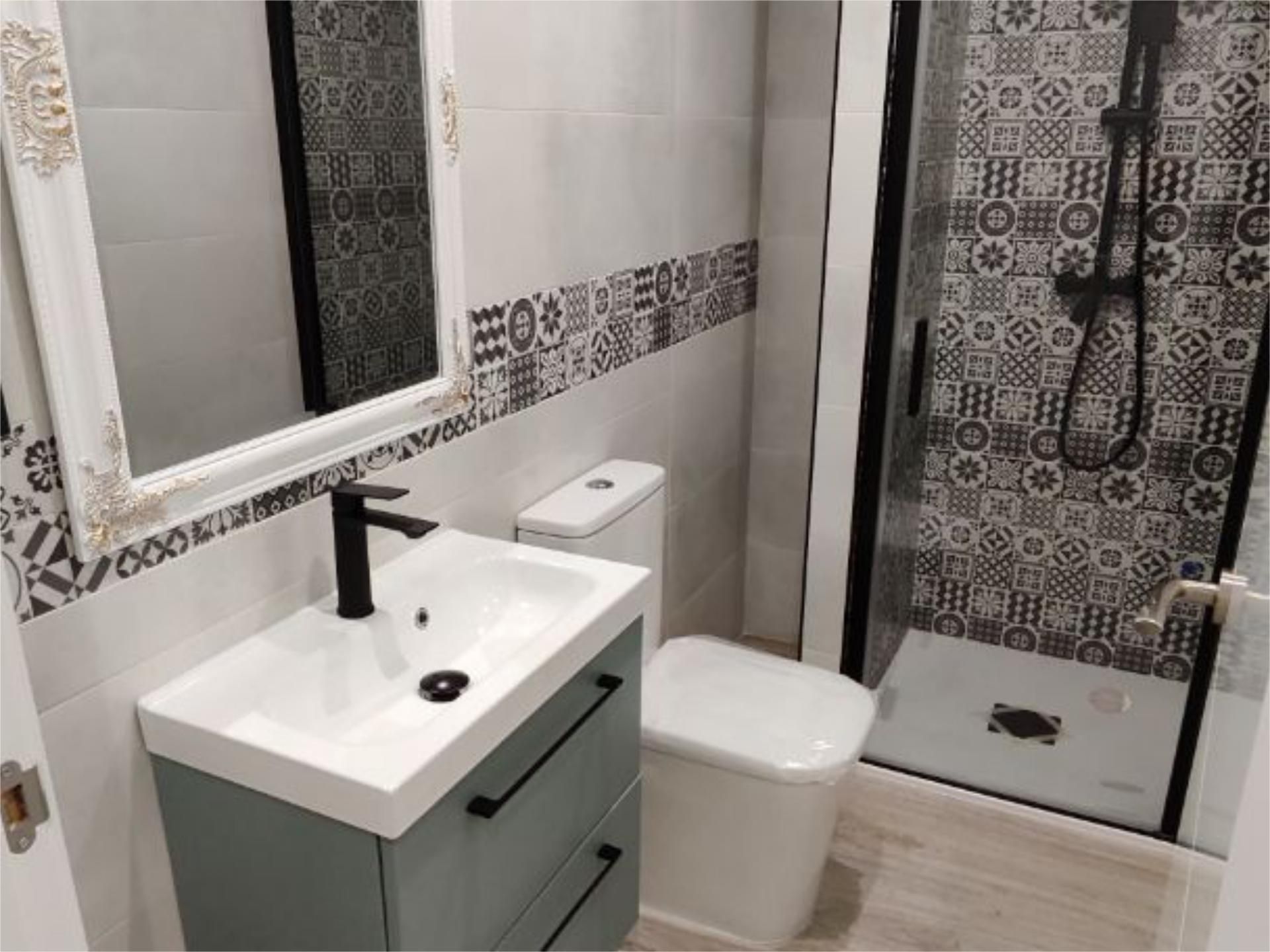 Flat for sale in Calle Goya, 39, Bathroom of Flat for sale in Calle Goya, 39, with Balcony