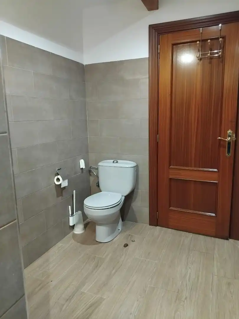 Bathroom of Ground floor for sale in Carpio de Azaba  with Heating, Private garden and Parquet flooring