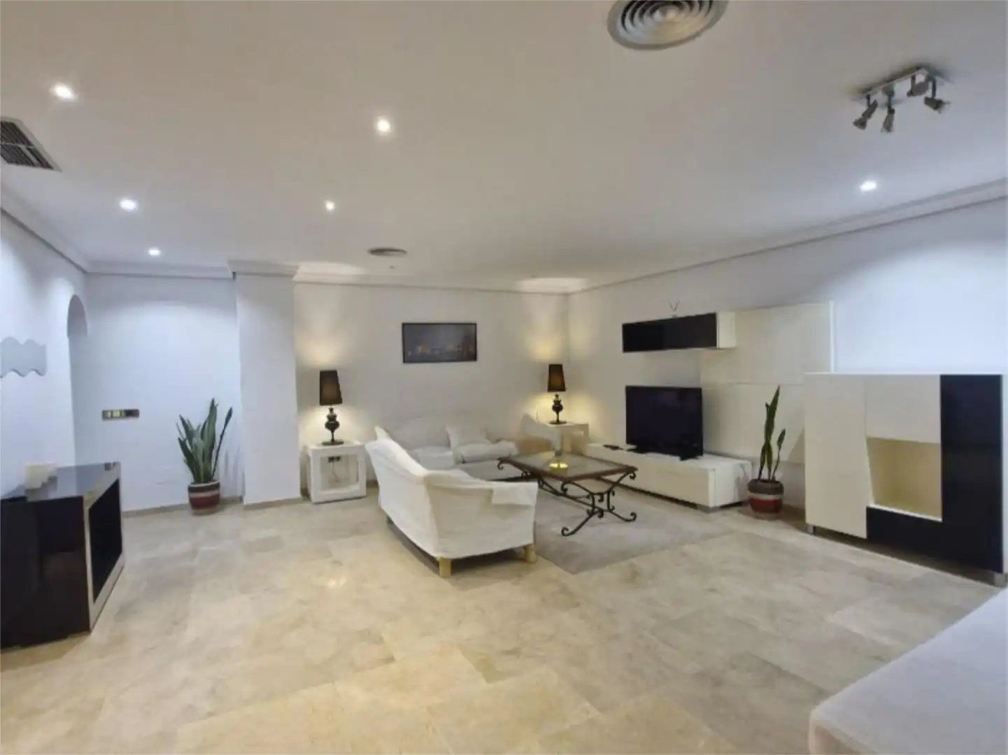 Apartments for rent in Calle los Jazmines, 12, Nueva Andalucía centro Living room of Apartments for rent in Marbella with Air Conditioner, Swimming Pool and Furnished