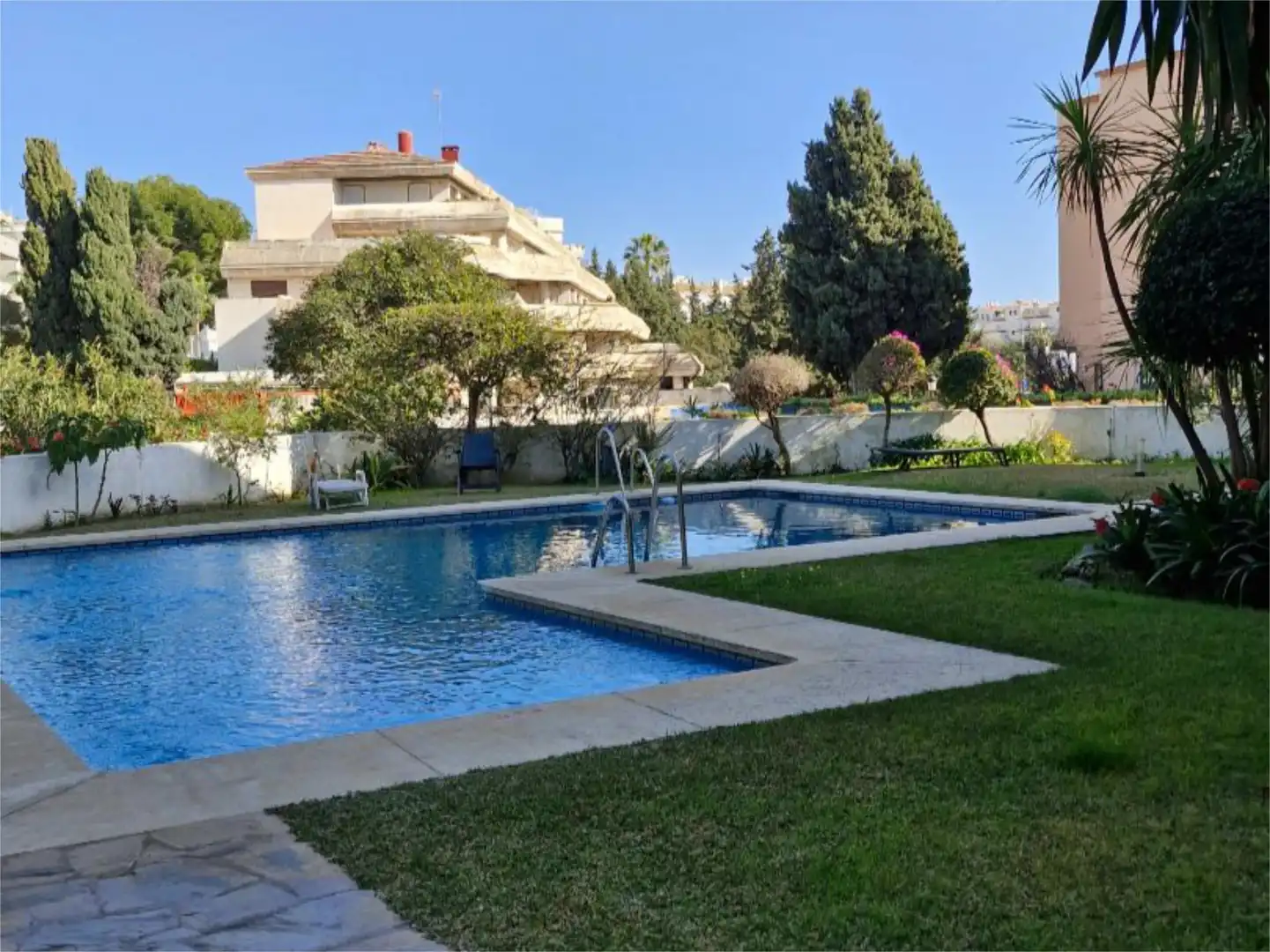 Apartments for rent in Calle los Jazmines, 12, Nueva Andalucía centro Swimming pool of Apartments for rent in Marbella with Air Conditioner, Swimming Pool and Furnished