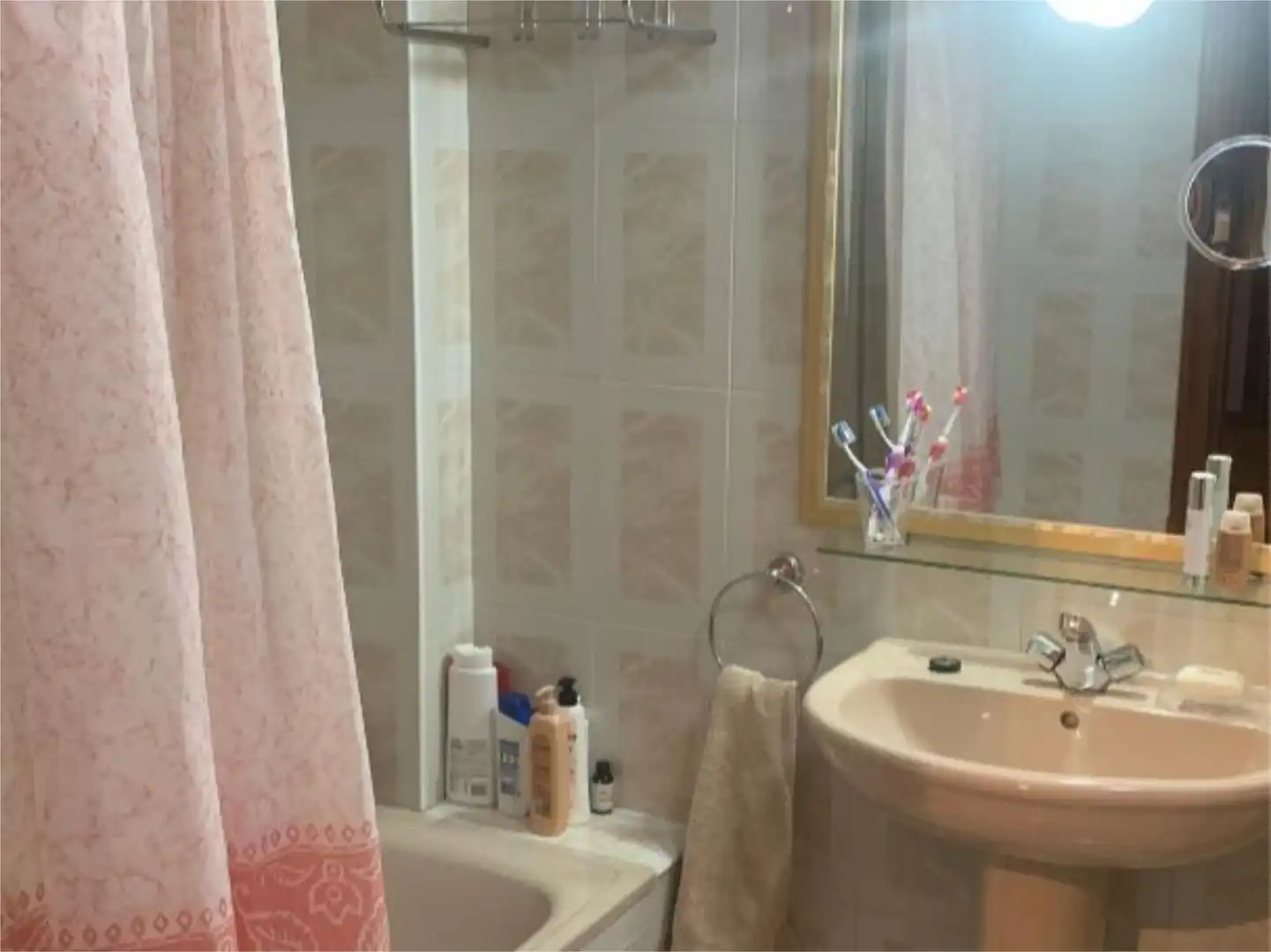 Piso en venta en Calle Solasierra, 6, Riaño Baño de Piso en venta en Riaño con Balcón
