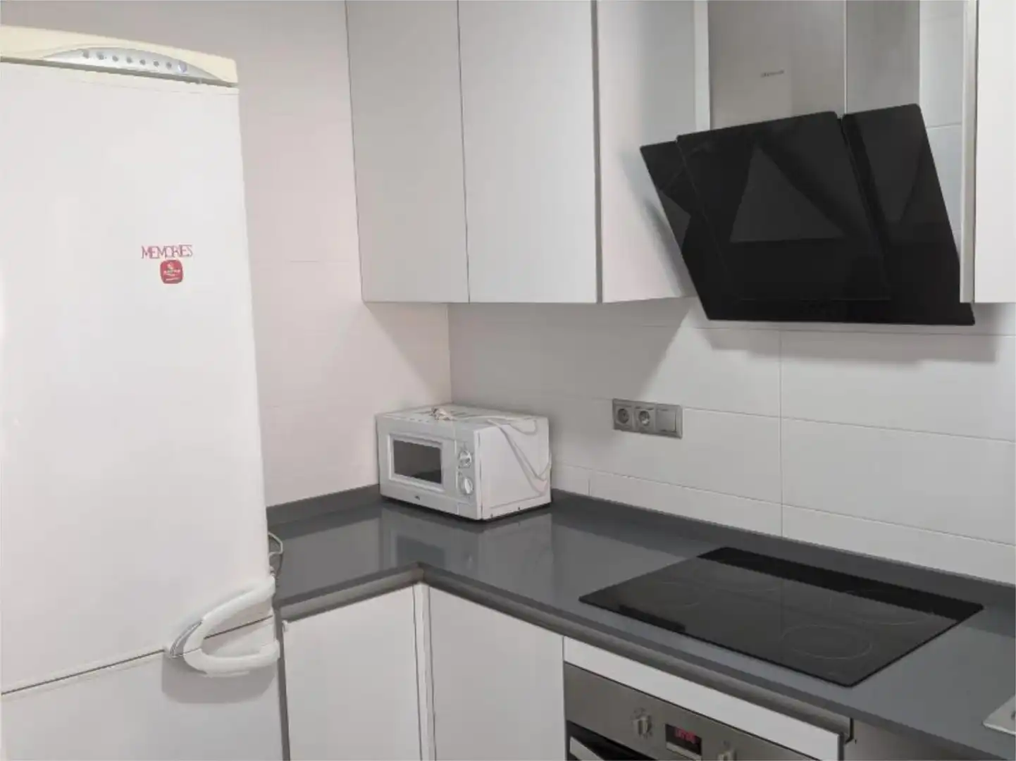 Apartamento de alquiler en Carrer de Benissa, 1, Campello Playa Cocina de Apartamento de alquiler en El Campello con Aire acondicionado, Terraza y Trastero