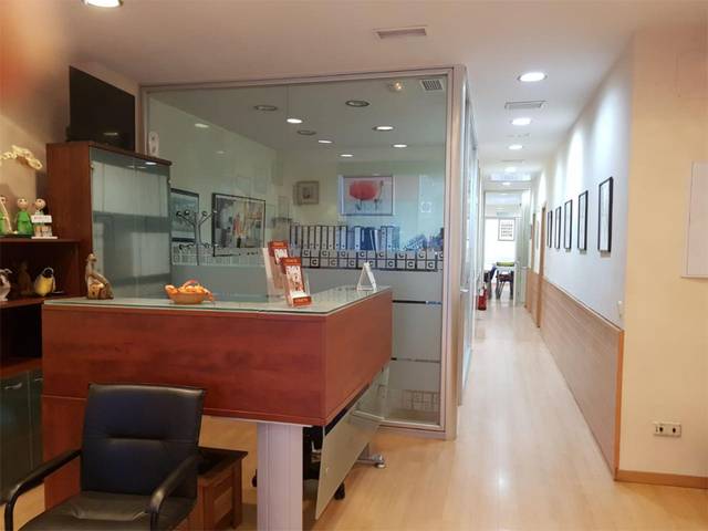 Local comercial en Venta en Calle del Estrecho de Gibraltar, 19 en Quintana