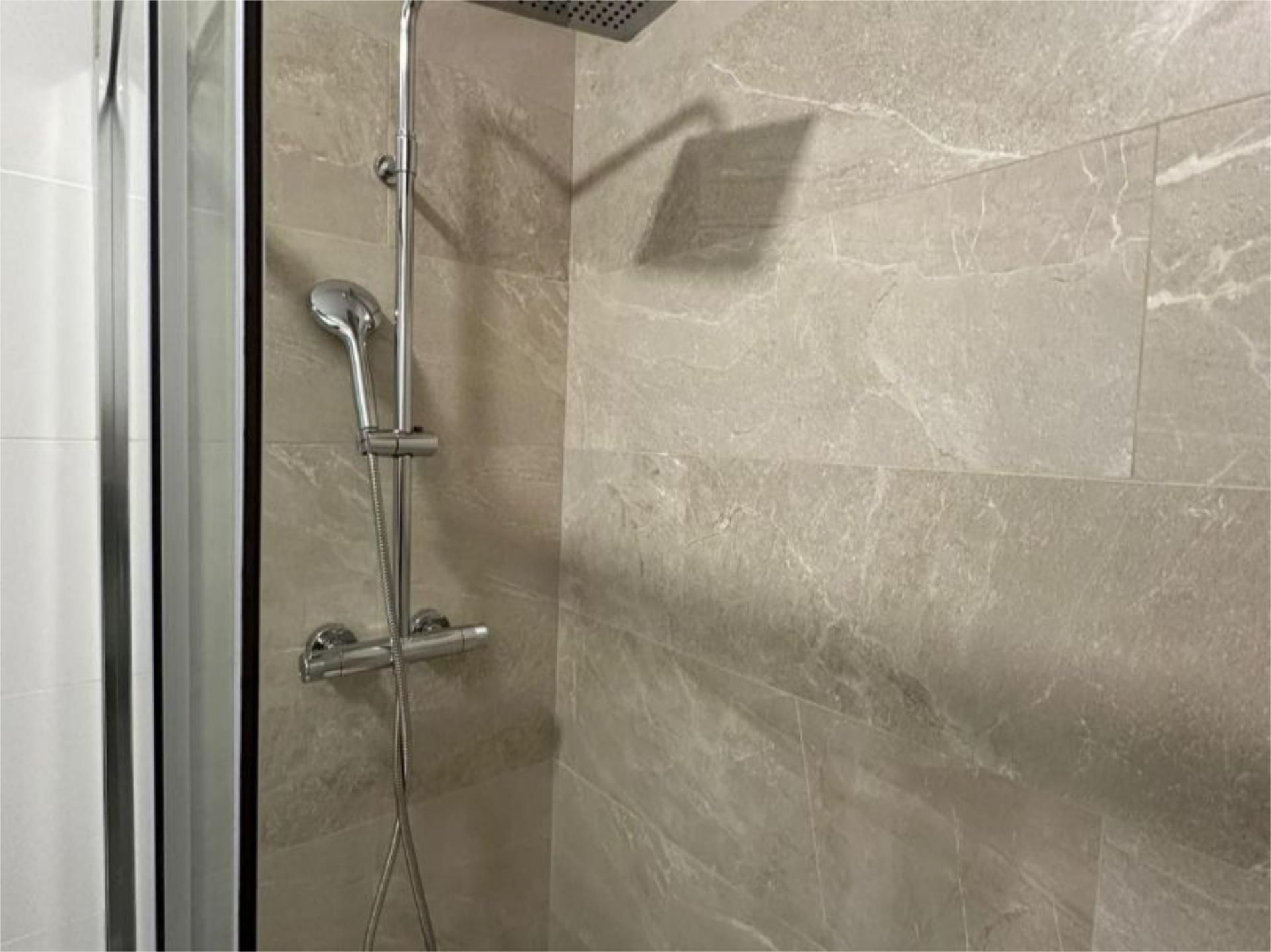 Bathroom of Apartment for sale in  Madrid Capital  with Air Conditioner