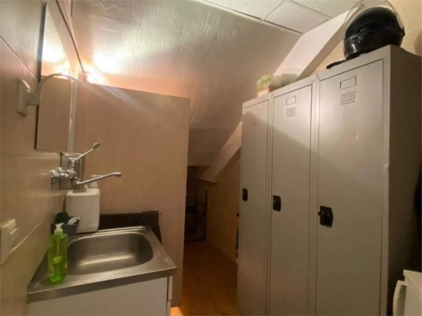 Badezimmer von Fabrikhallen zum Verkauf in Madrid mit Möbliert