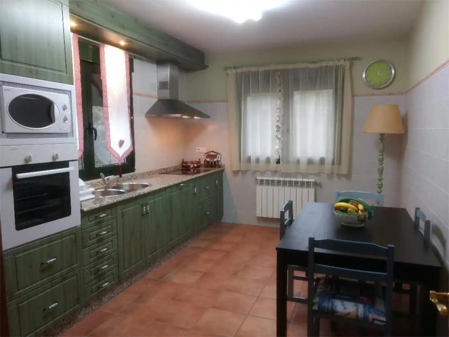 Cuina de Casa o xalet en venda en Pantón amb Calefacció, Jardí privat i Parquet