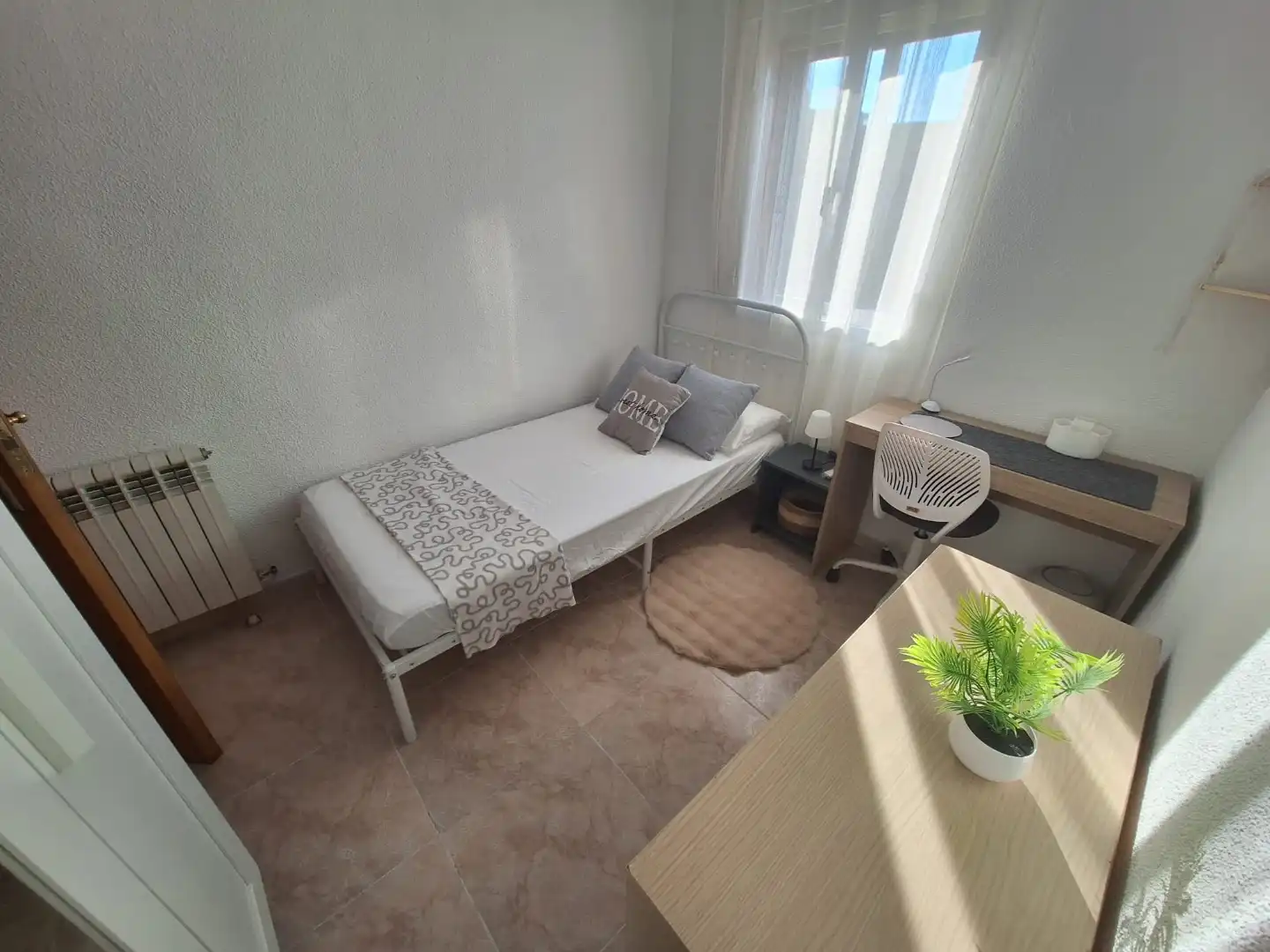 Habitación en Calle General Moscardó Guzmán, 51, Constitución - Balconcillo Habitación de Piso para compartir en Guadalajara con Calefacción, Terraza y Amueblado